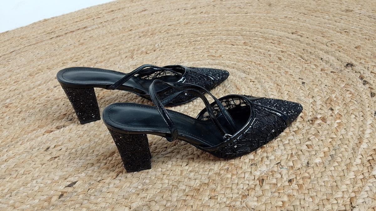 Tacones Negros con Tiras Largas / Z260130