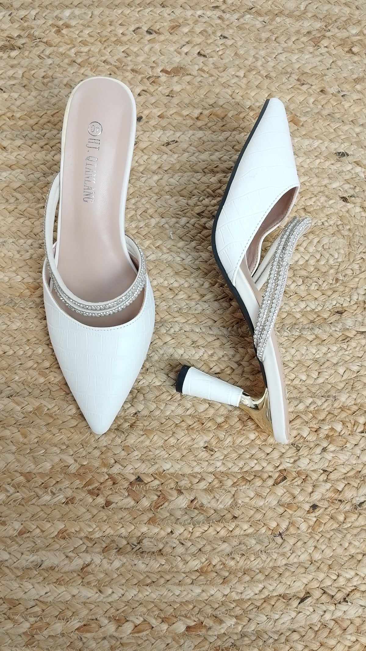 Tacones Blancos de Punta / Z260136