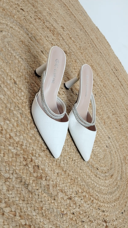 Tacones Blancos de Punta / Z260136