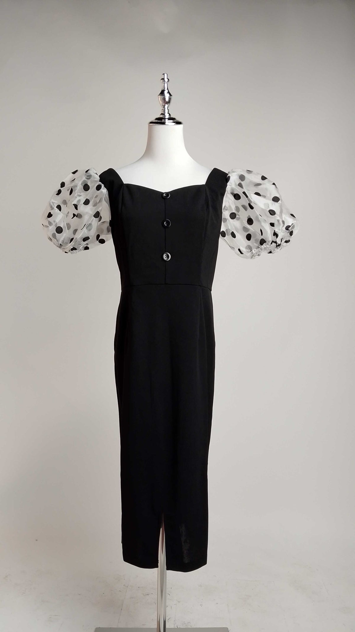 Vestido negro con mangas de lunares AOMEI / AO73