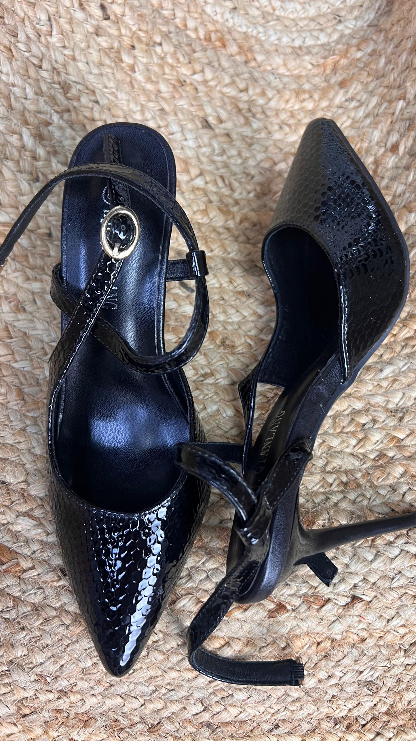 Tacones Negros de Tiras / Z260113