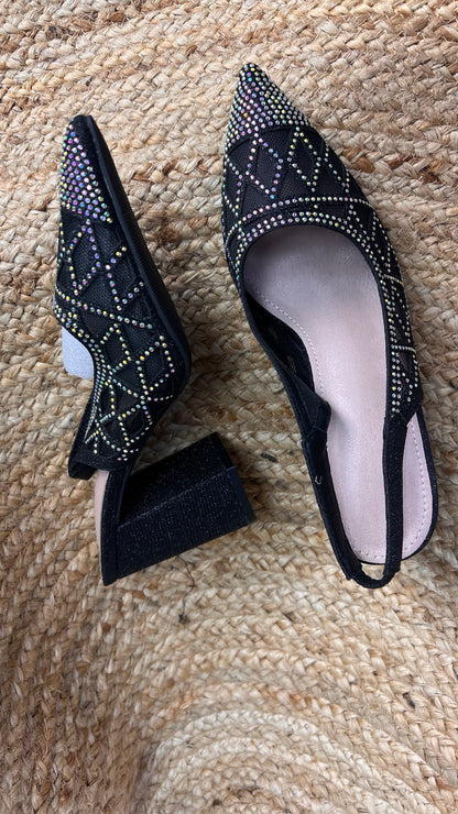 Zapatos Tacón Negro con Pedrería Geométrica / Z260119
