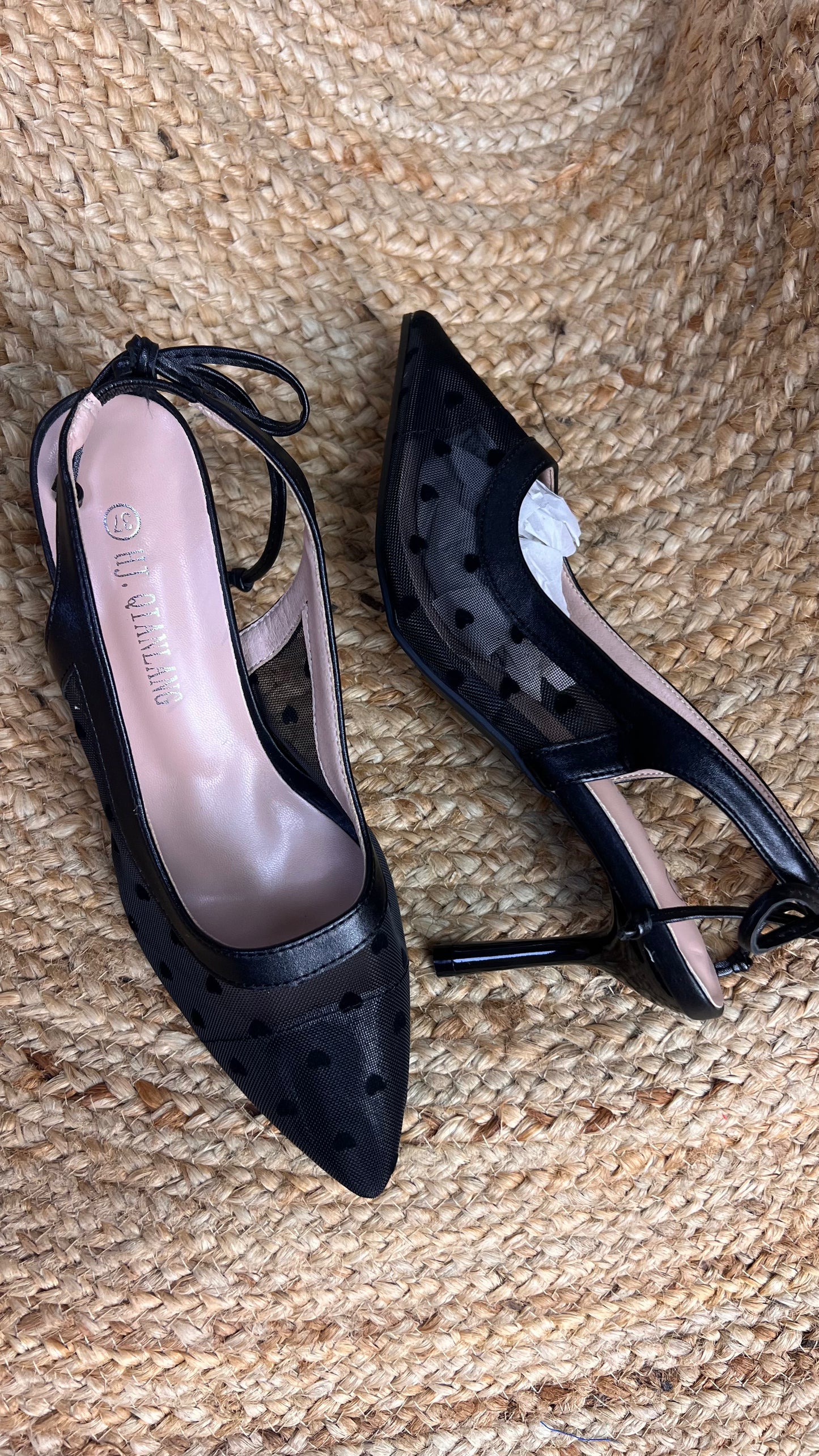 Zapatos Tacón Negro Malla Corazones / Z260112