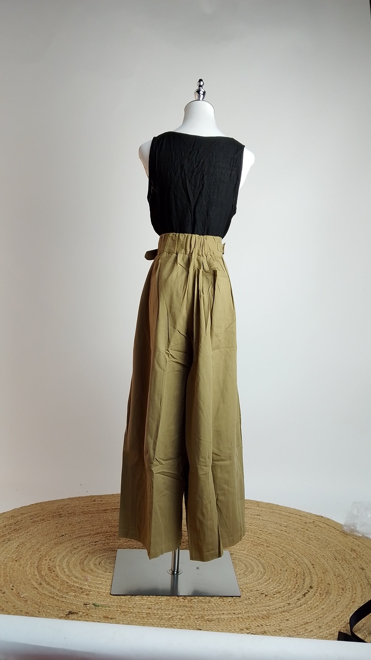 Pantalón beige cargo / ANE1001-38