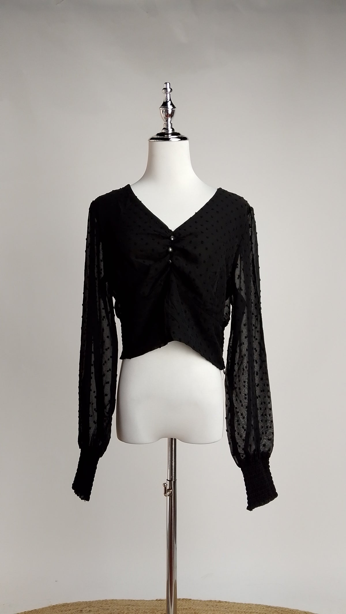 Top Negro con arruche frontal y manga transparente + Pantalón palazzo negro elegante /OUTEV68