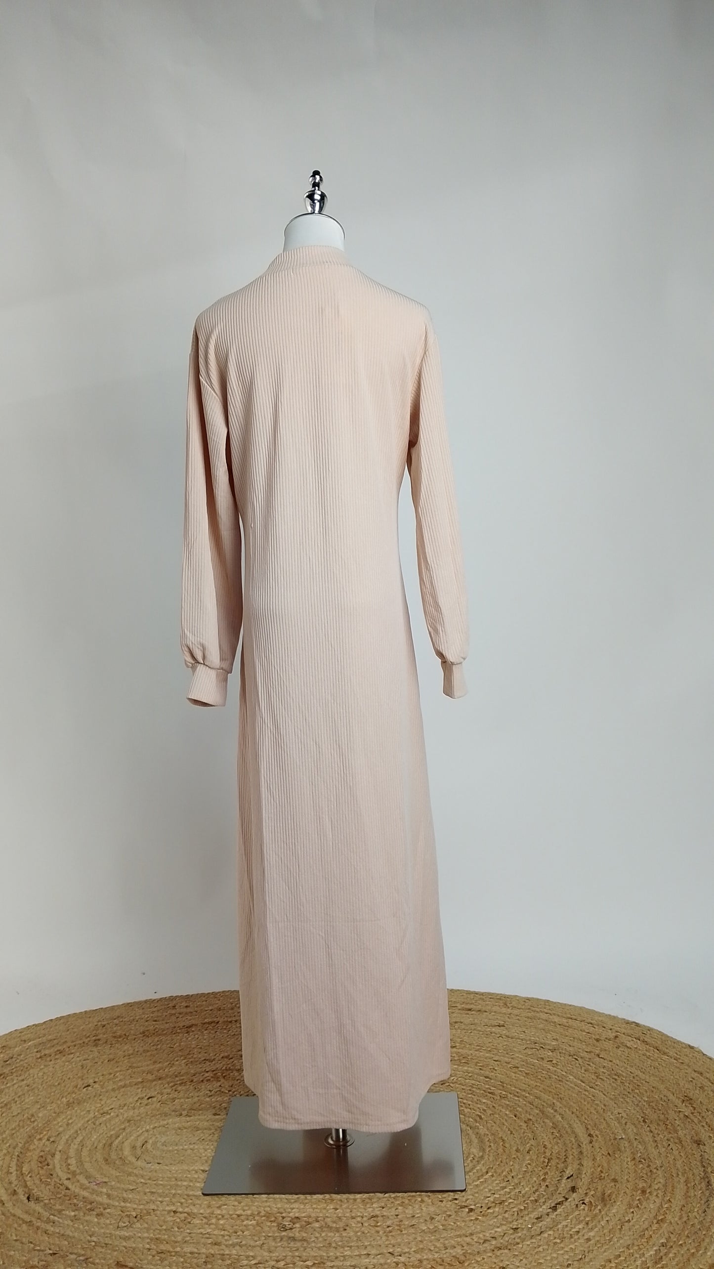 Vestido Nude de Manga Larga / L73A