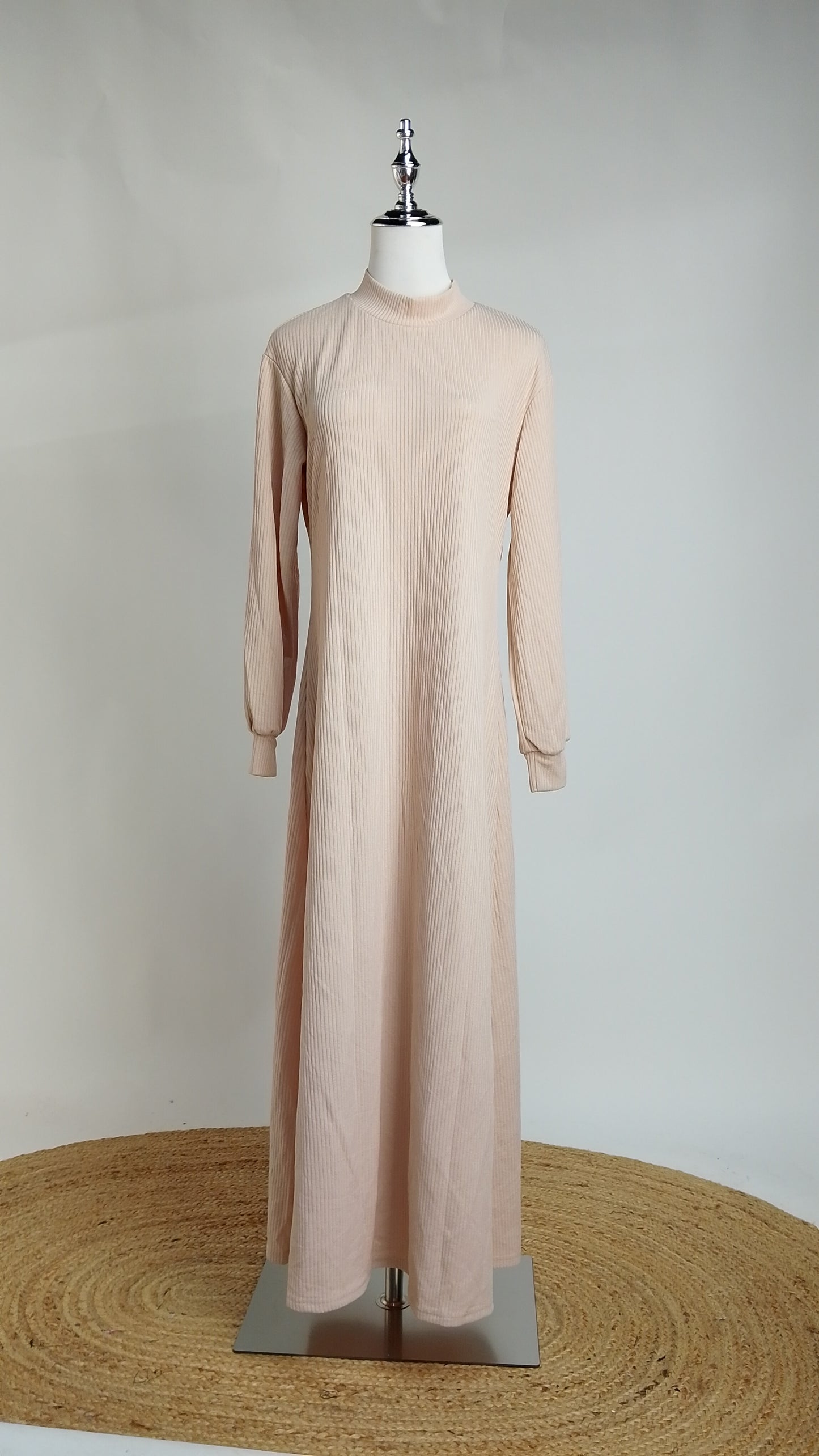 Vestido Nude de Manga Larga / L73A