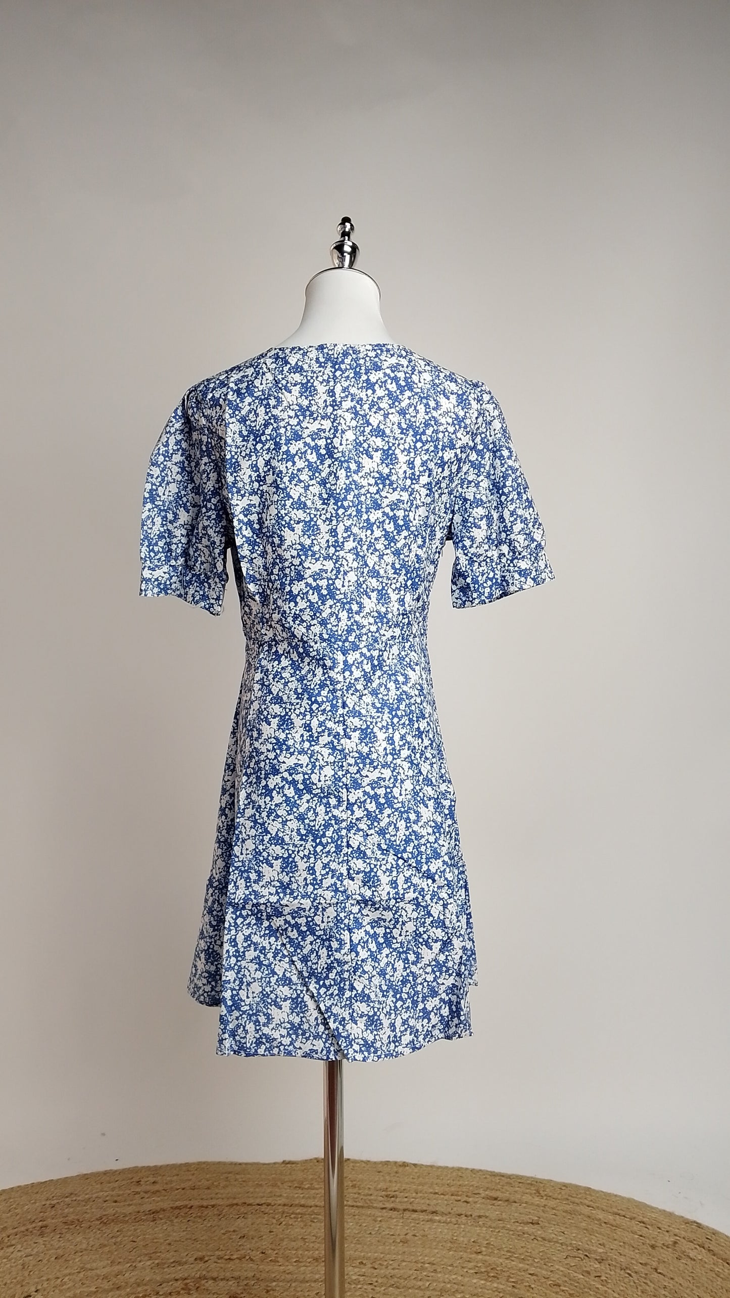 Vestido Azul Floral de Manga Corta / L78A