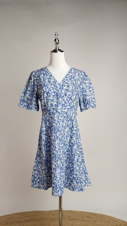 Vestido Azul Floral de Manga Corta / L78A