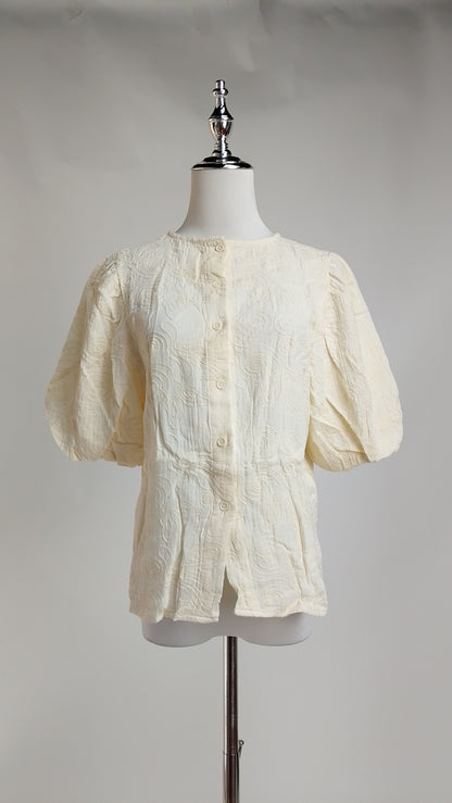 Blusa Crema Manga Abullonada / ANB26097