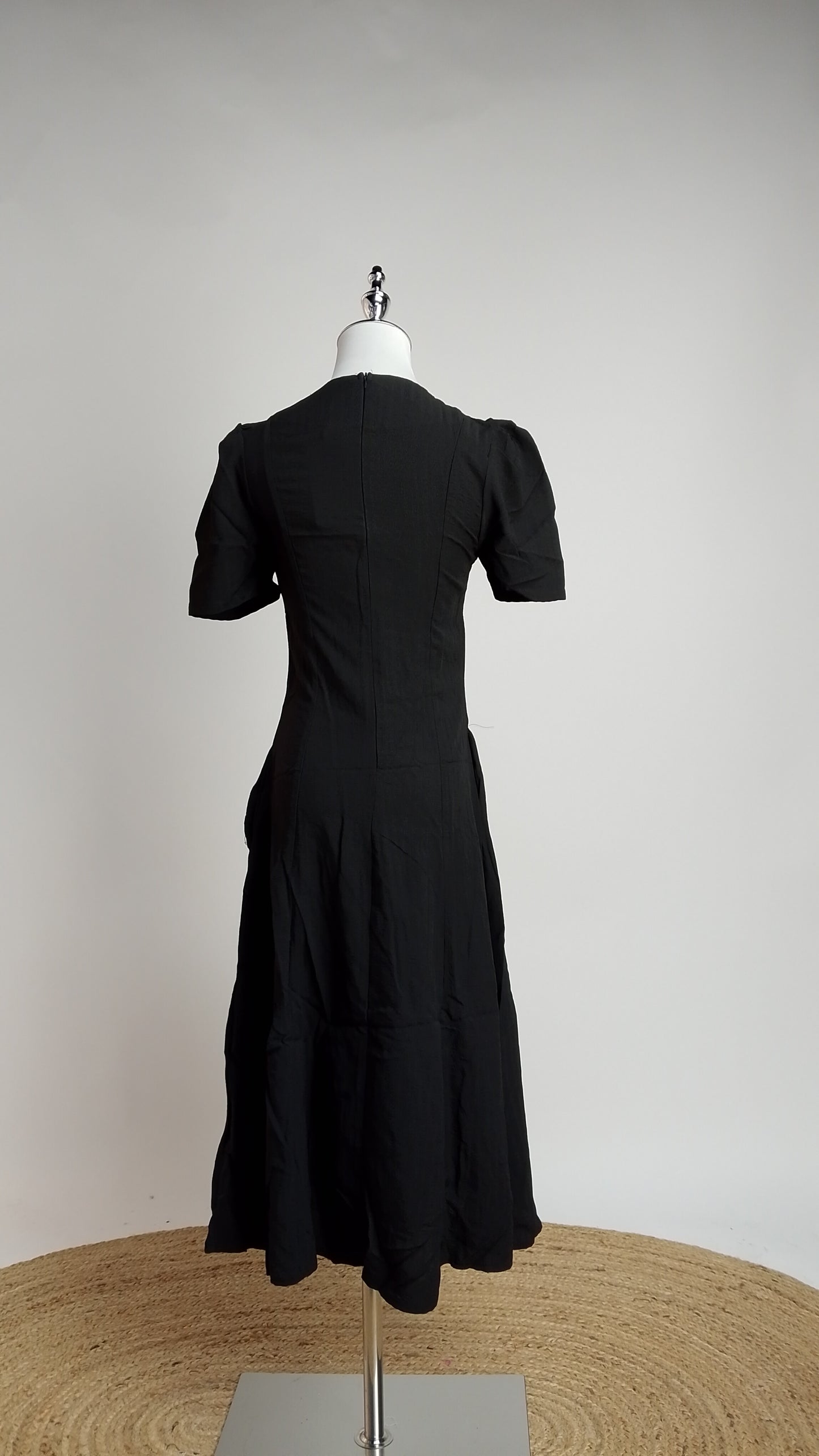 Vestido Negro Casual Midi / L84A