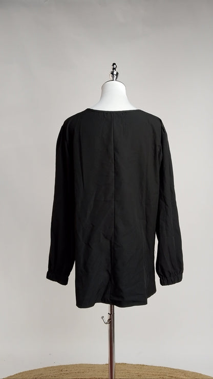 Blusa negra / L89A