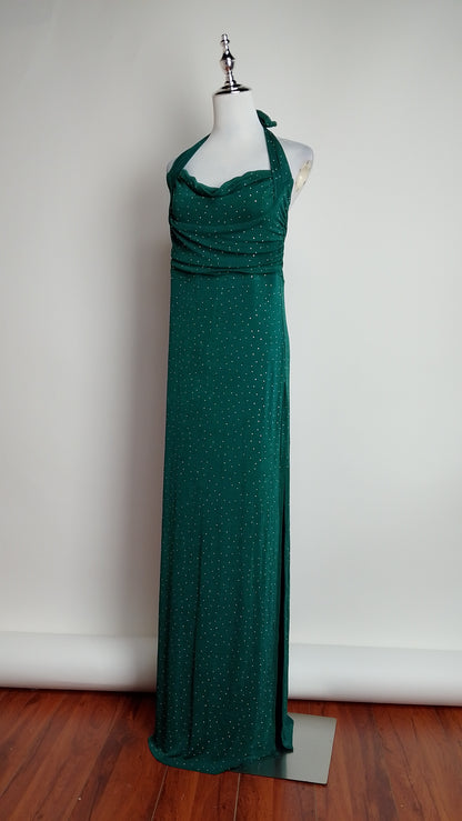 Vestido verde esmeralda con escote drapeado / UV10