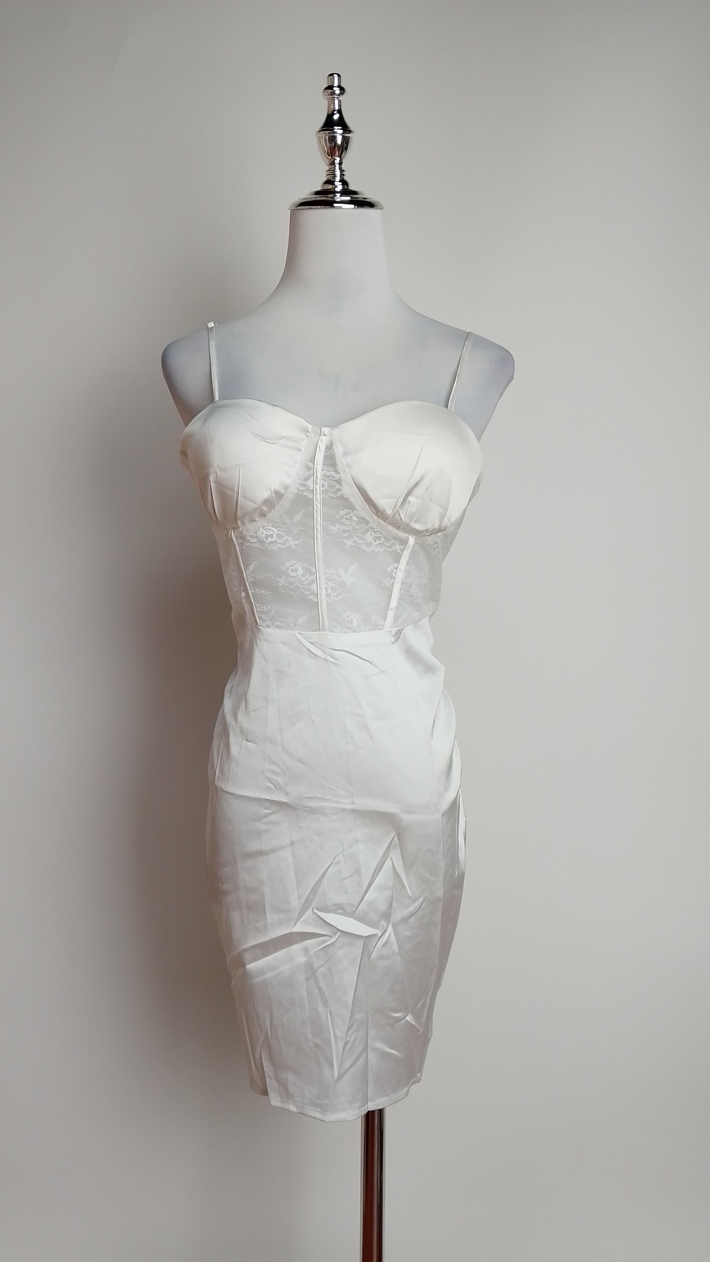 Vestido blanco corset ajustado/ UV49