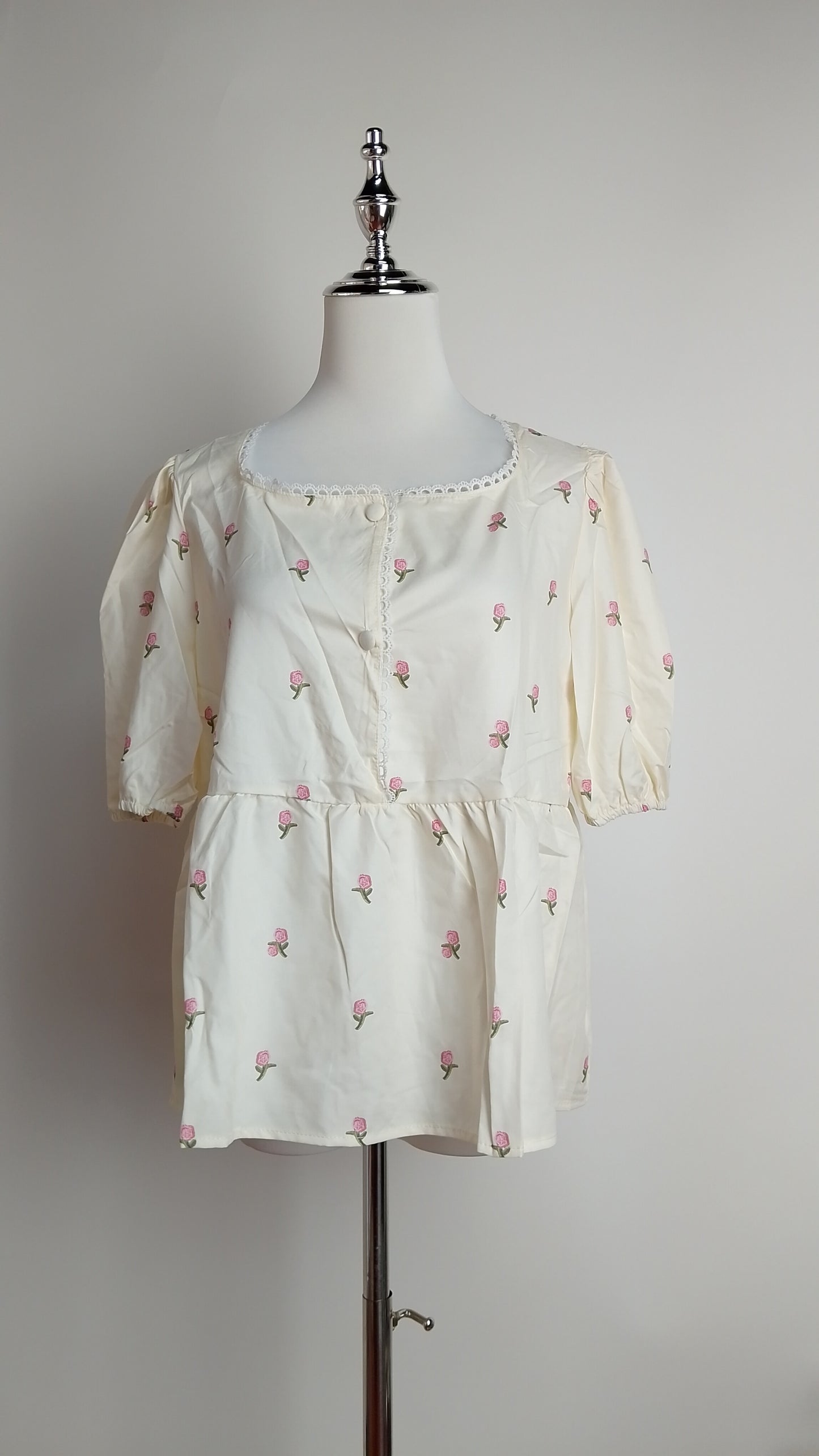 Blusa blanca peplum floral / L14A