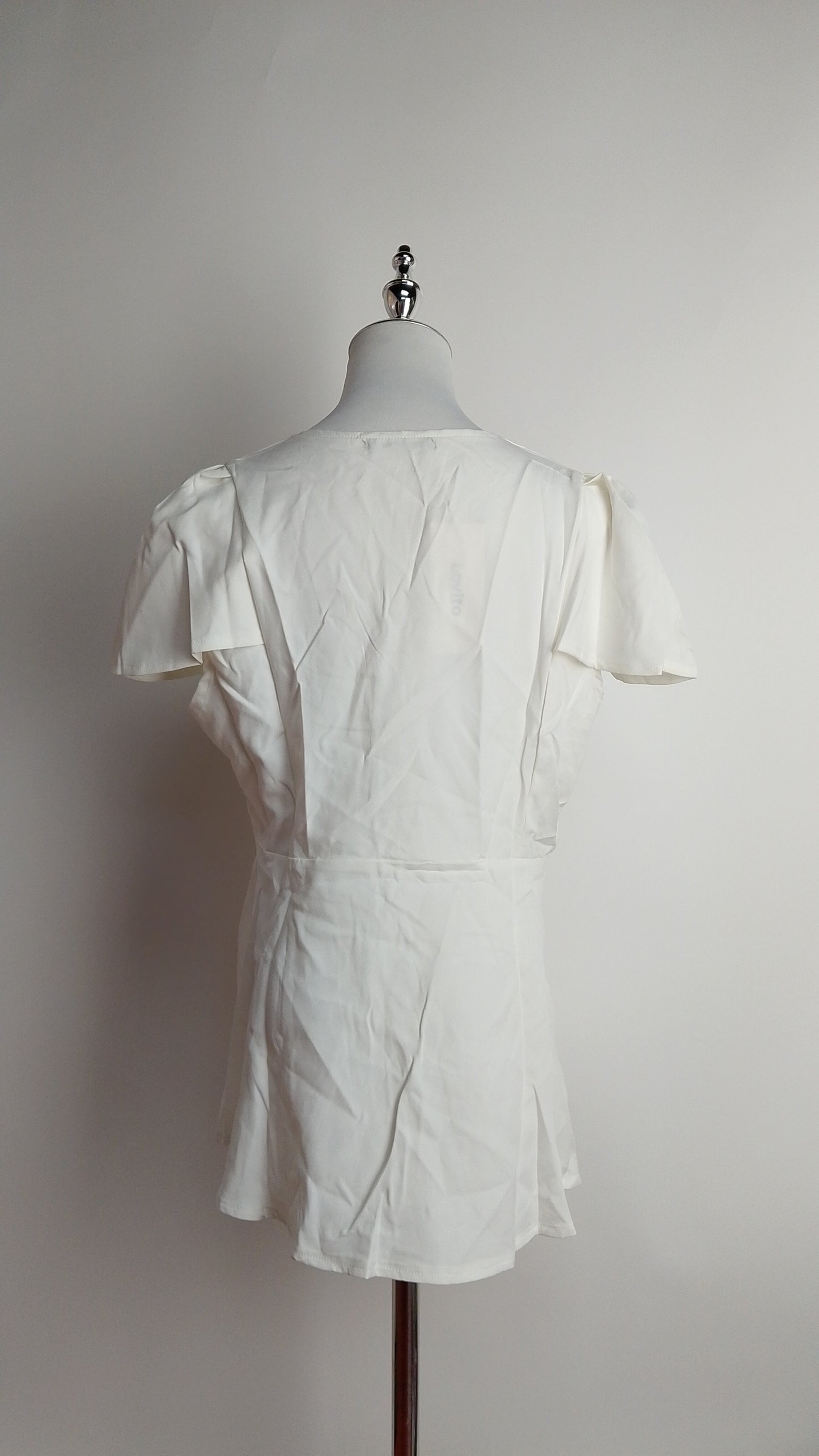 Blusa con abertura / L16A