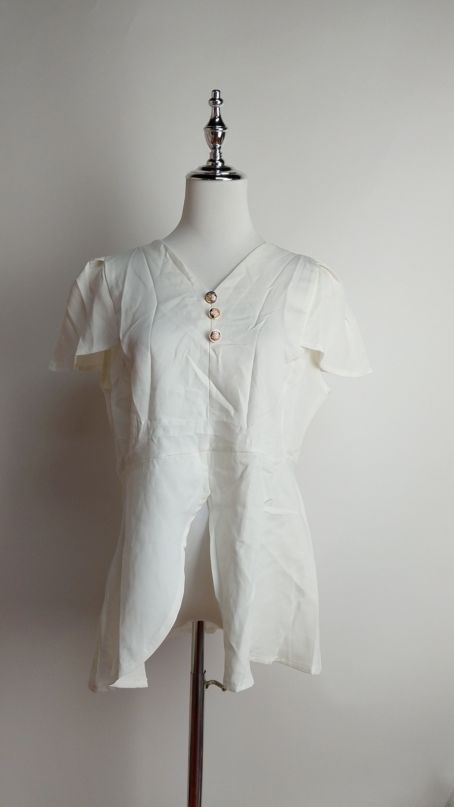 Blusa con abertura / L16A