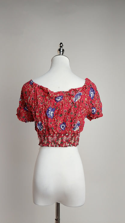 Blusa Crop Floral con Escote Corazón / ANB26031