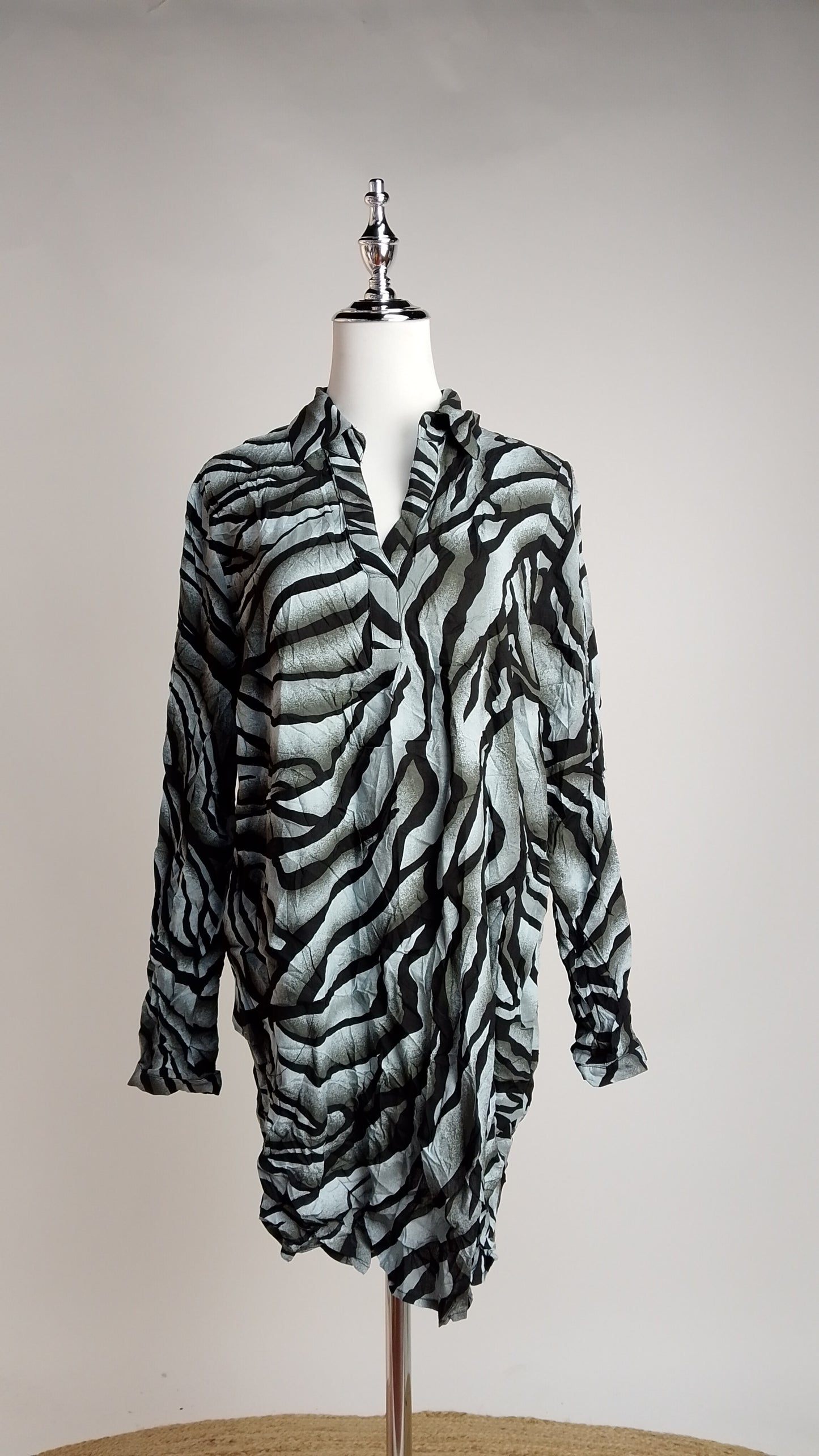 Vestido Animal Print Moderno / NOB24