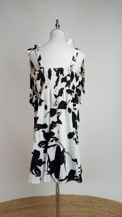 Vestido Blanco & Negro Estampado Elegante / MV02