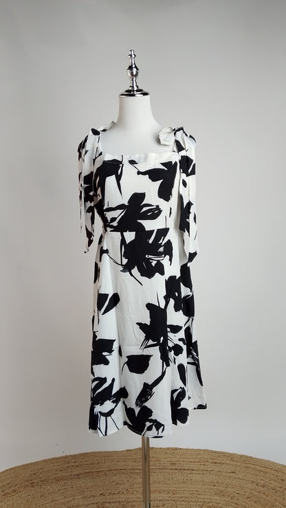 Vestido Blanco & Negro Estampado Elegante / MV02