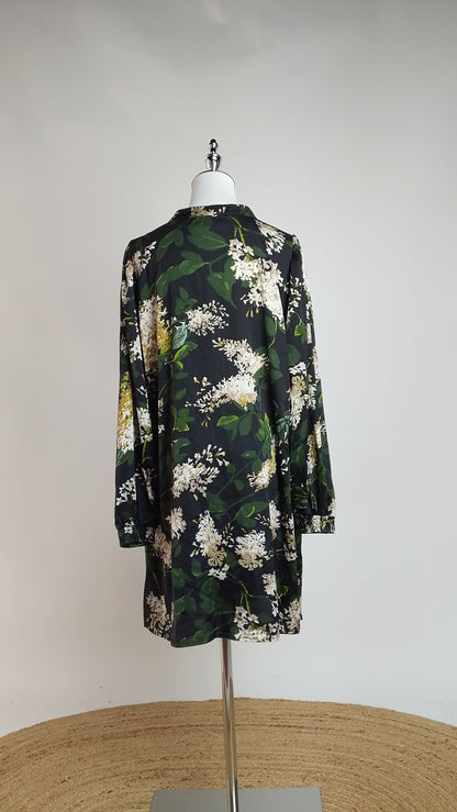Vestido Floral Oscuro Elegante / NOB22