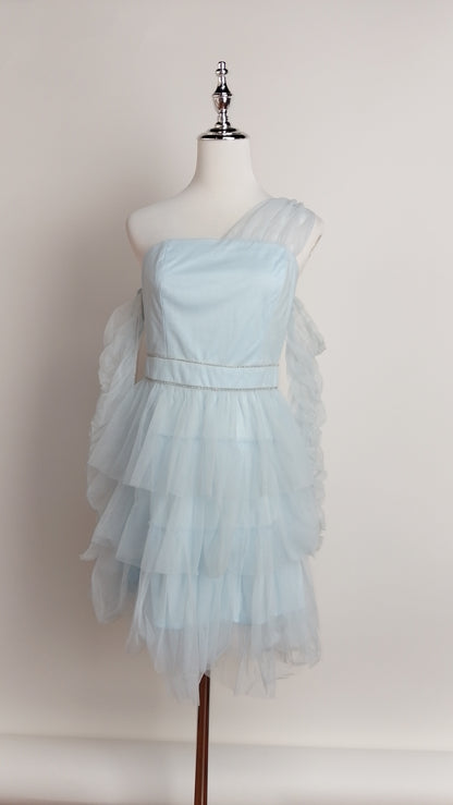 Vestido azul pastel capas / UV54
