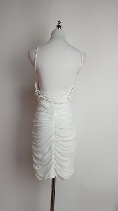 Vestido blanco fruncido / UV60