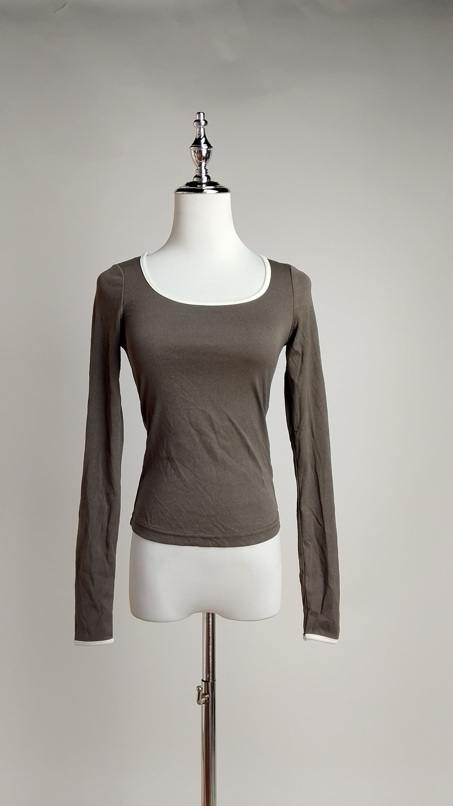 Blusa Básica Ajustada / NOB09