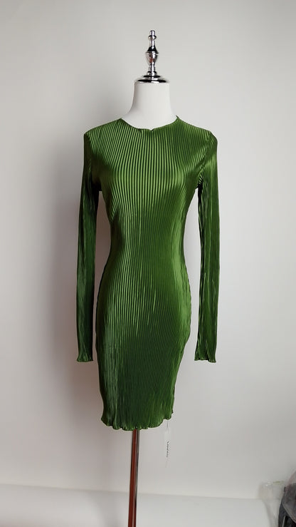 Vestido verde ajustado manga larga / L26A