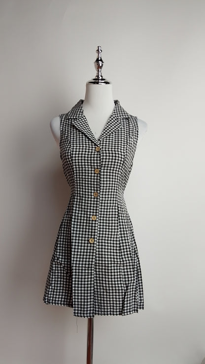 Vestido corto cuadros sin mangas / L37A