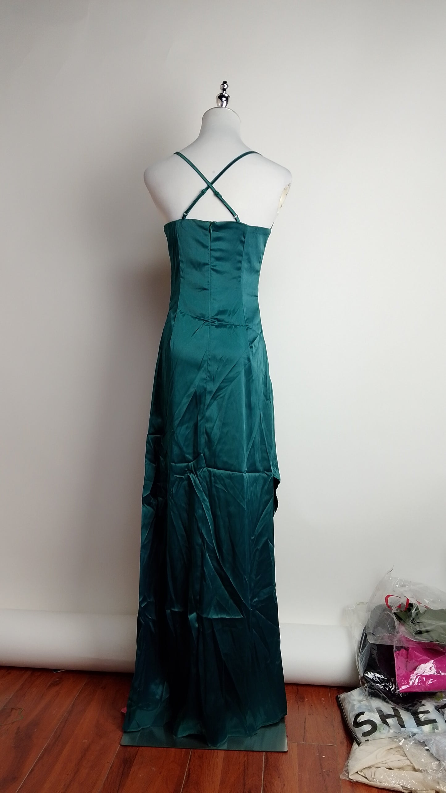Vestido elegante con abertura / SH47