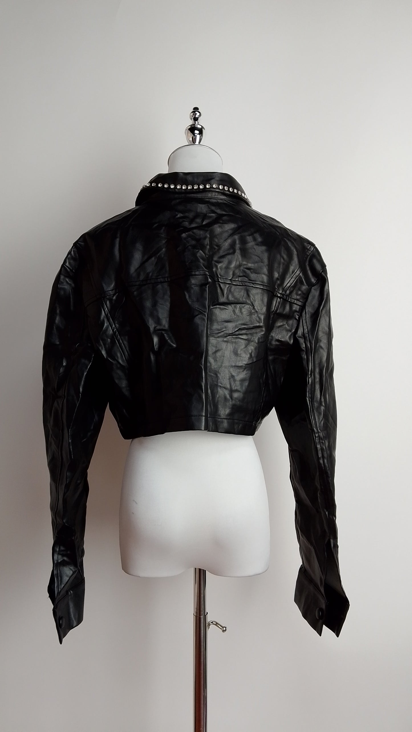 Jacket corta negra / SH57