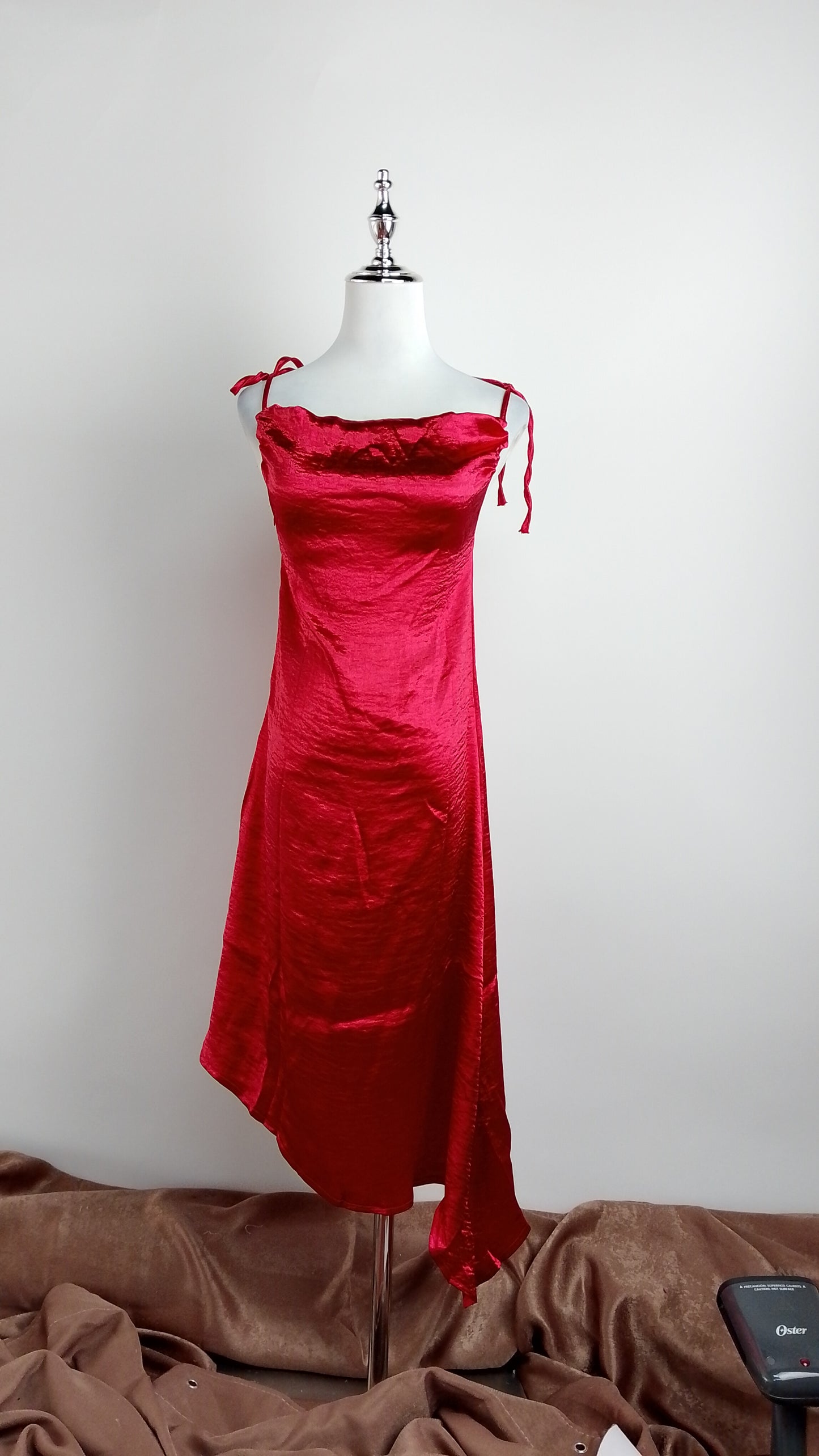 Vestido Rojo Asimétrico / ANU47