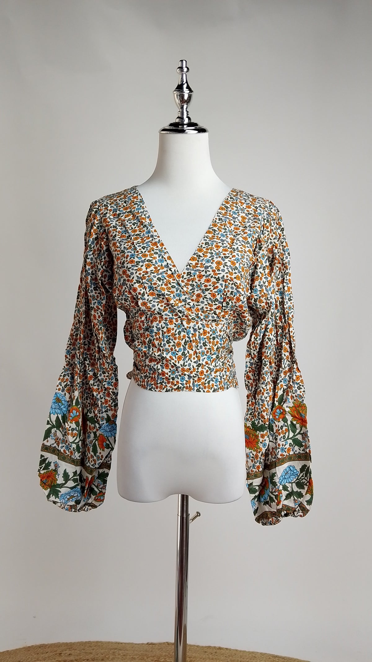 Blusa Estampada con Escote en V / ANB26070