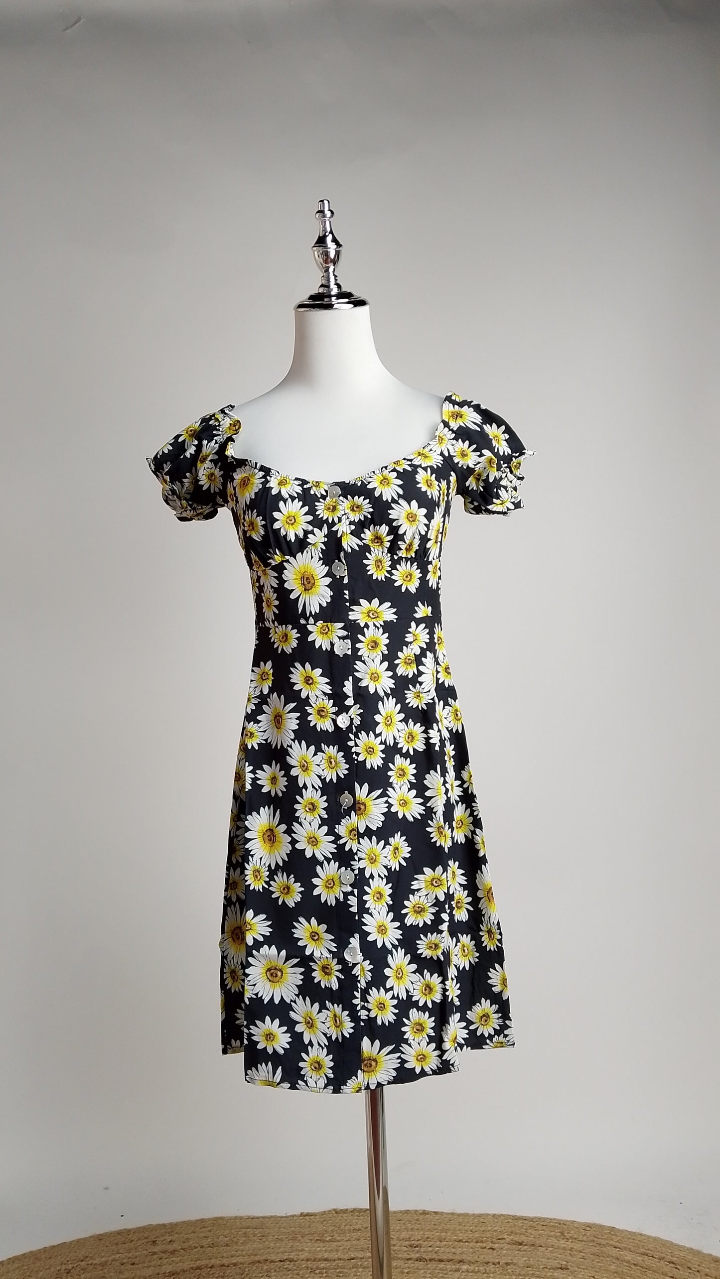 Vestido Midi Floral con Volantes / ANU79