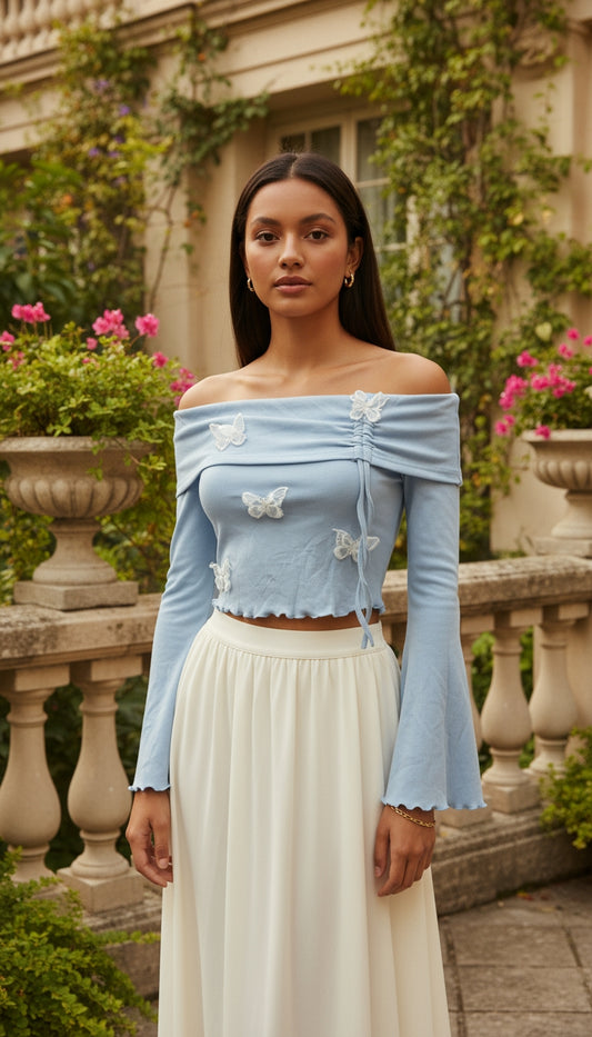 Blusa azul claro con bordado floral SH26 Betzy