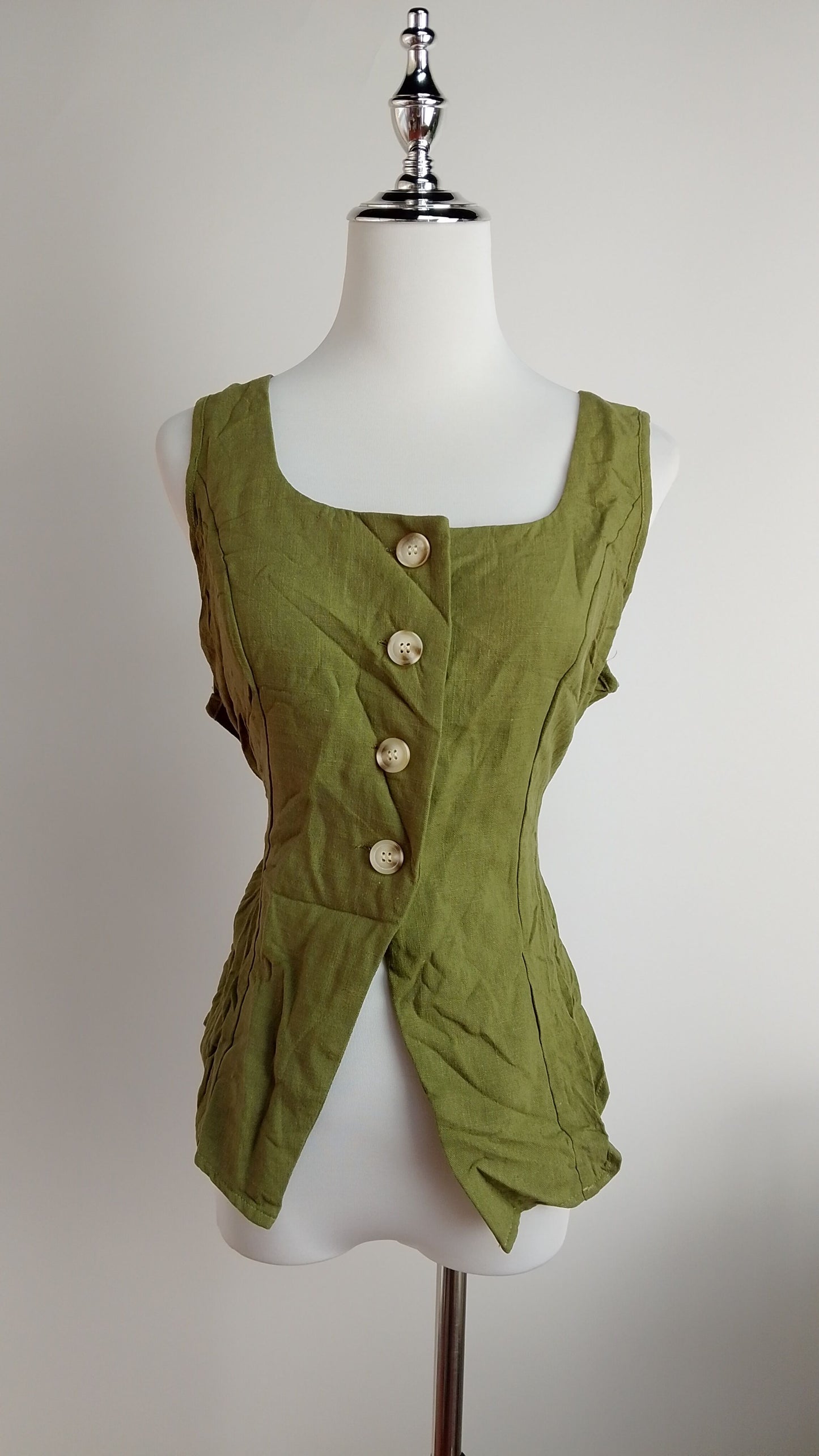 Blusa verde oliva con botones delanteros / SH35 Betzy