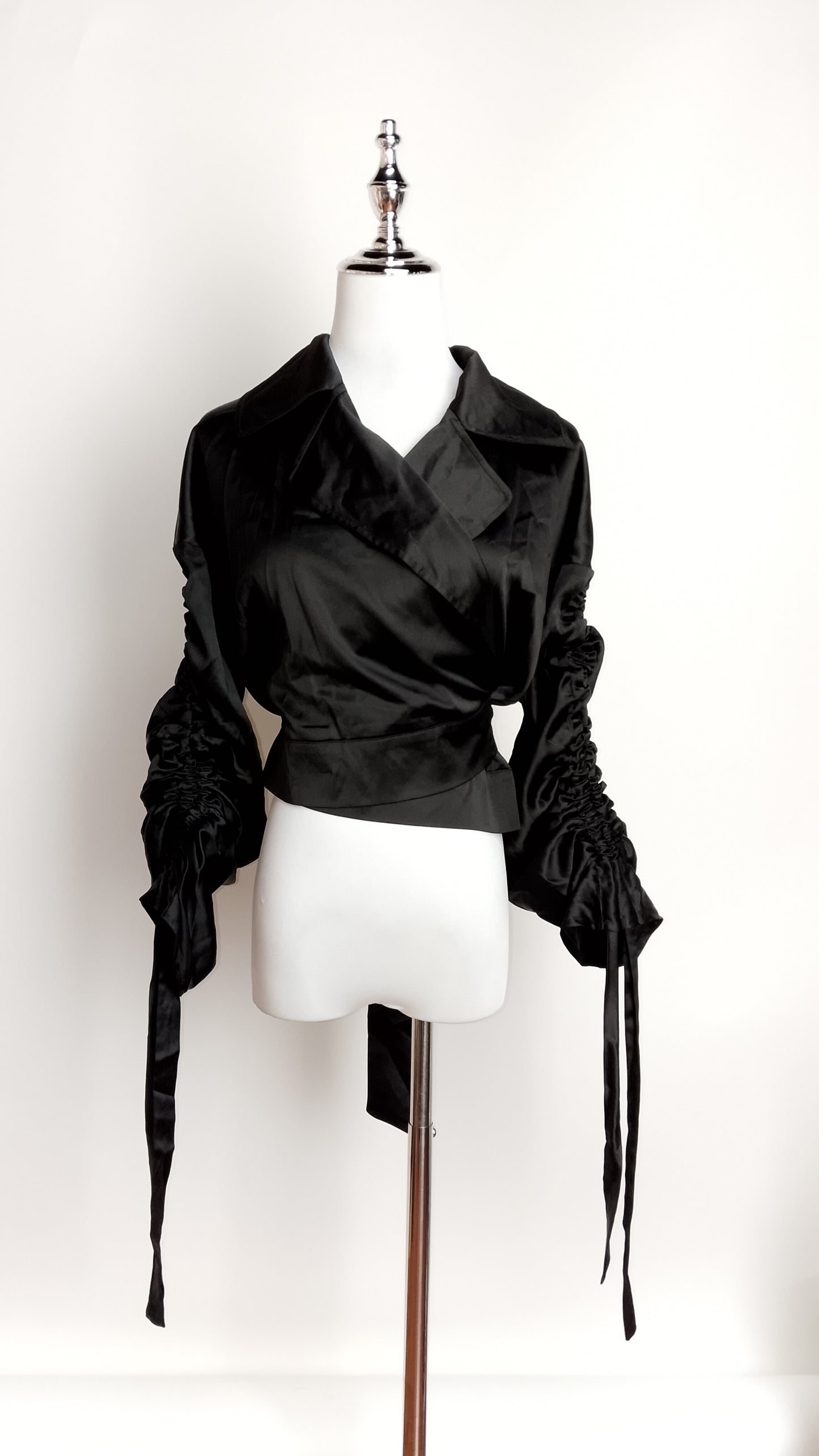 Blusa negra elegante / UV63