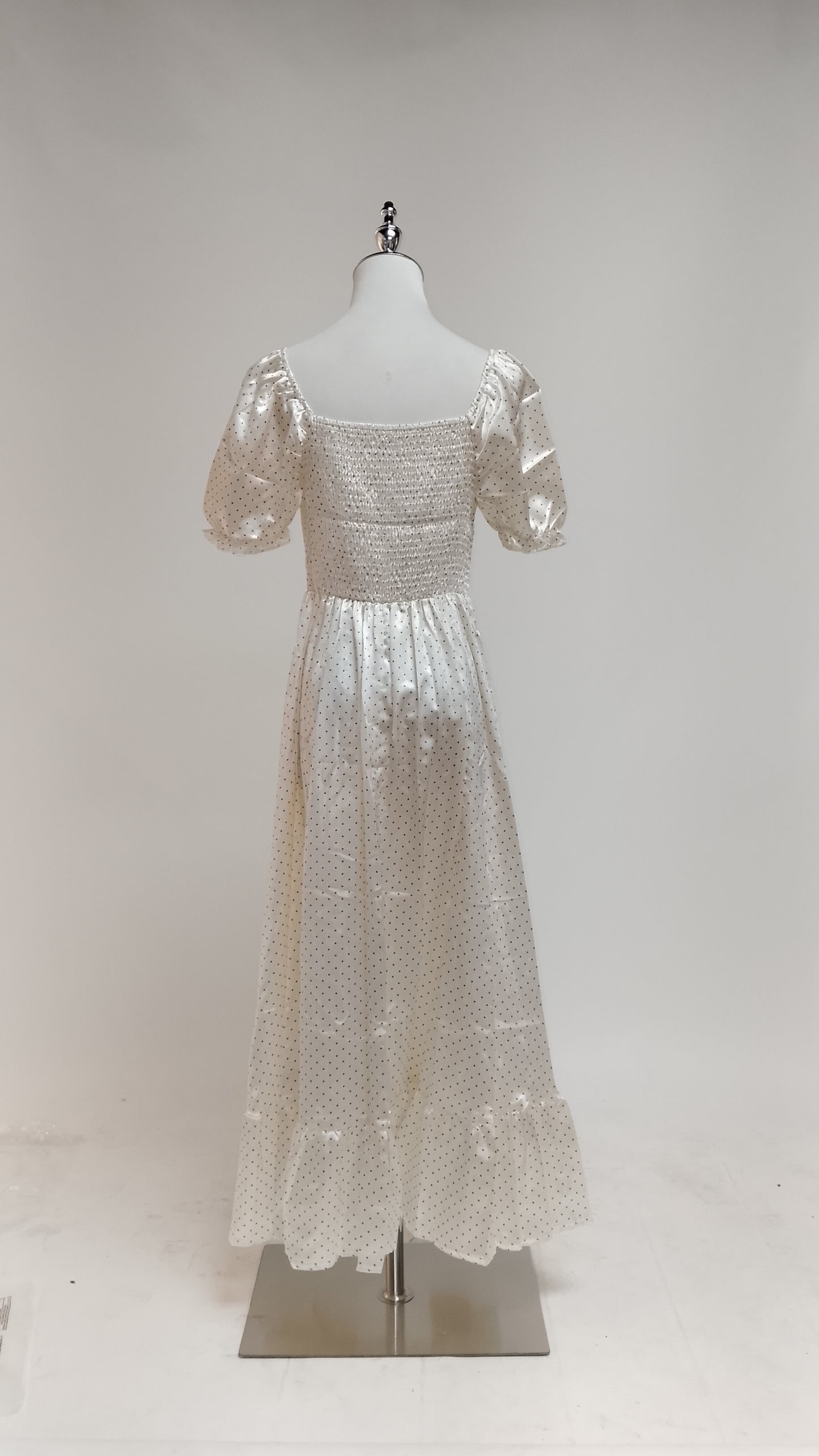Vestido Blanco con Volantes / SH114