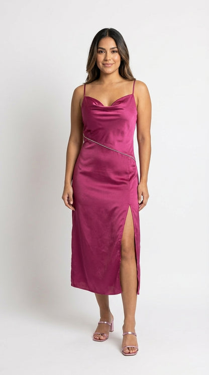 UV30 – Vestido satinado color vino