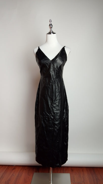 UV31 – Vestido negro satinado largo