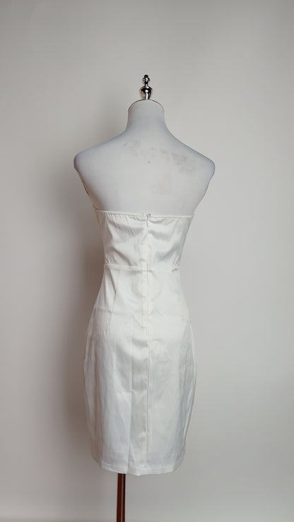 UV32 – Vestido blanco corto ajustado