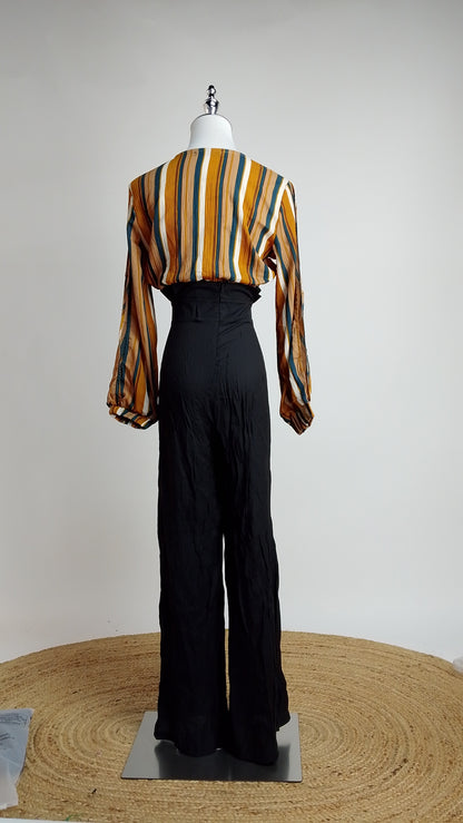 Pantalón negro con detalle dorado / ANE1001-30