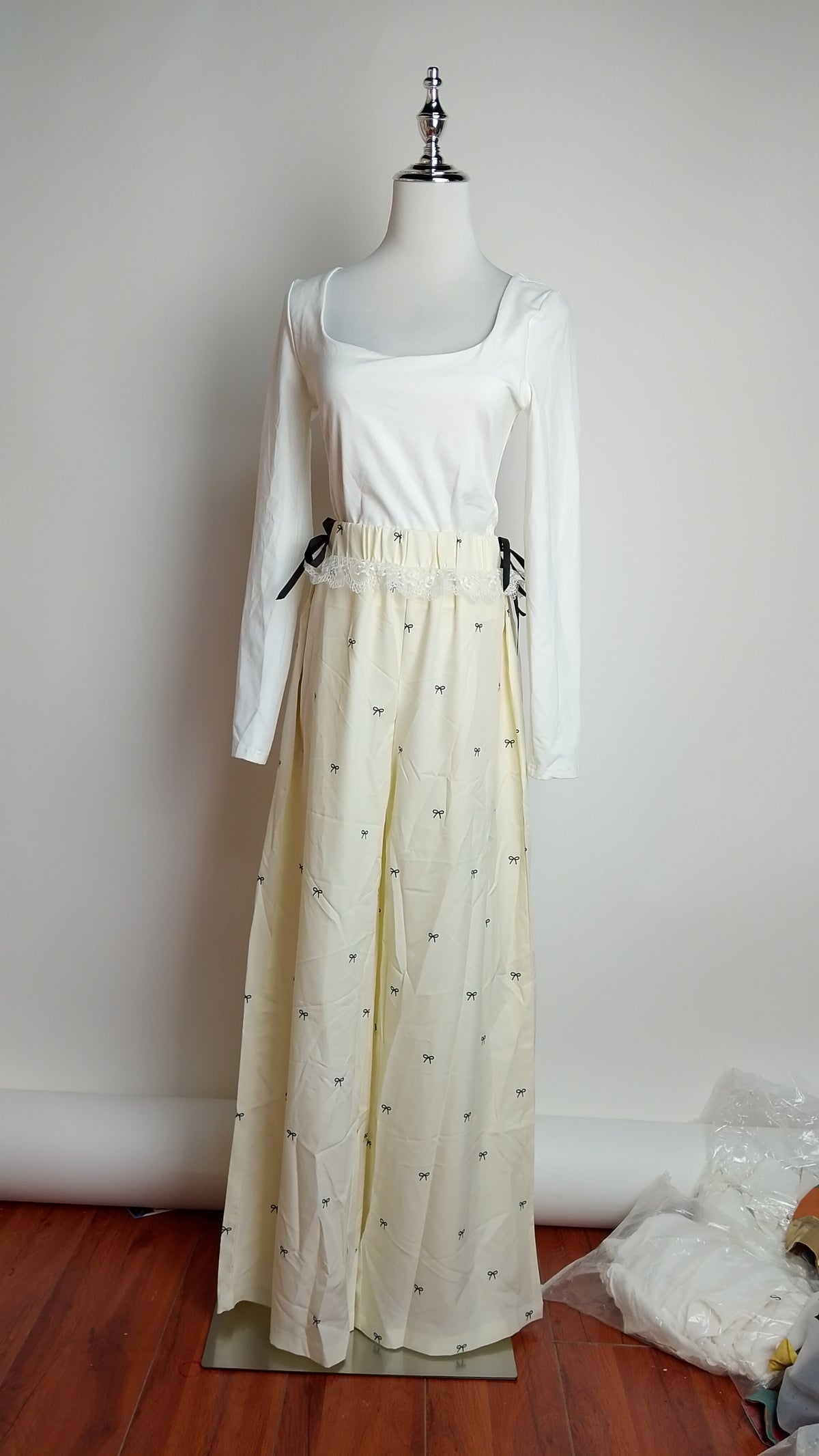 Outfits Blanco y Crema / CAS103