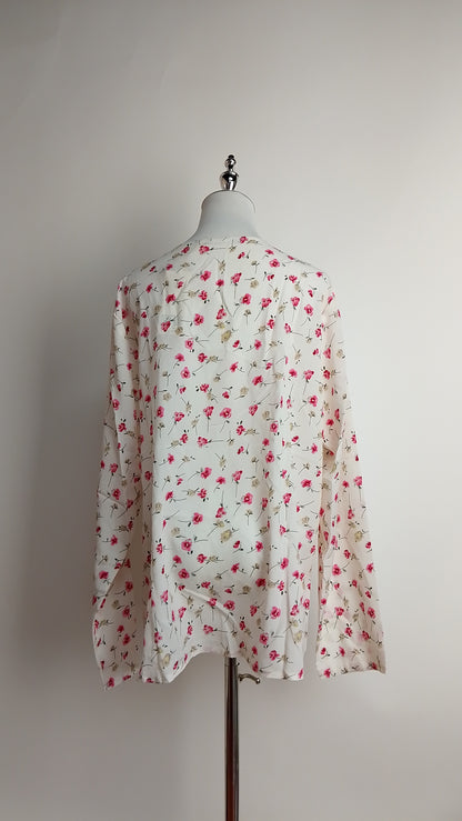 Blusa blanca floral delicada / L48A