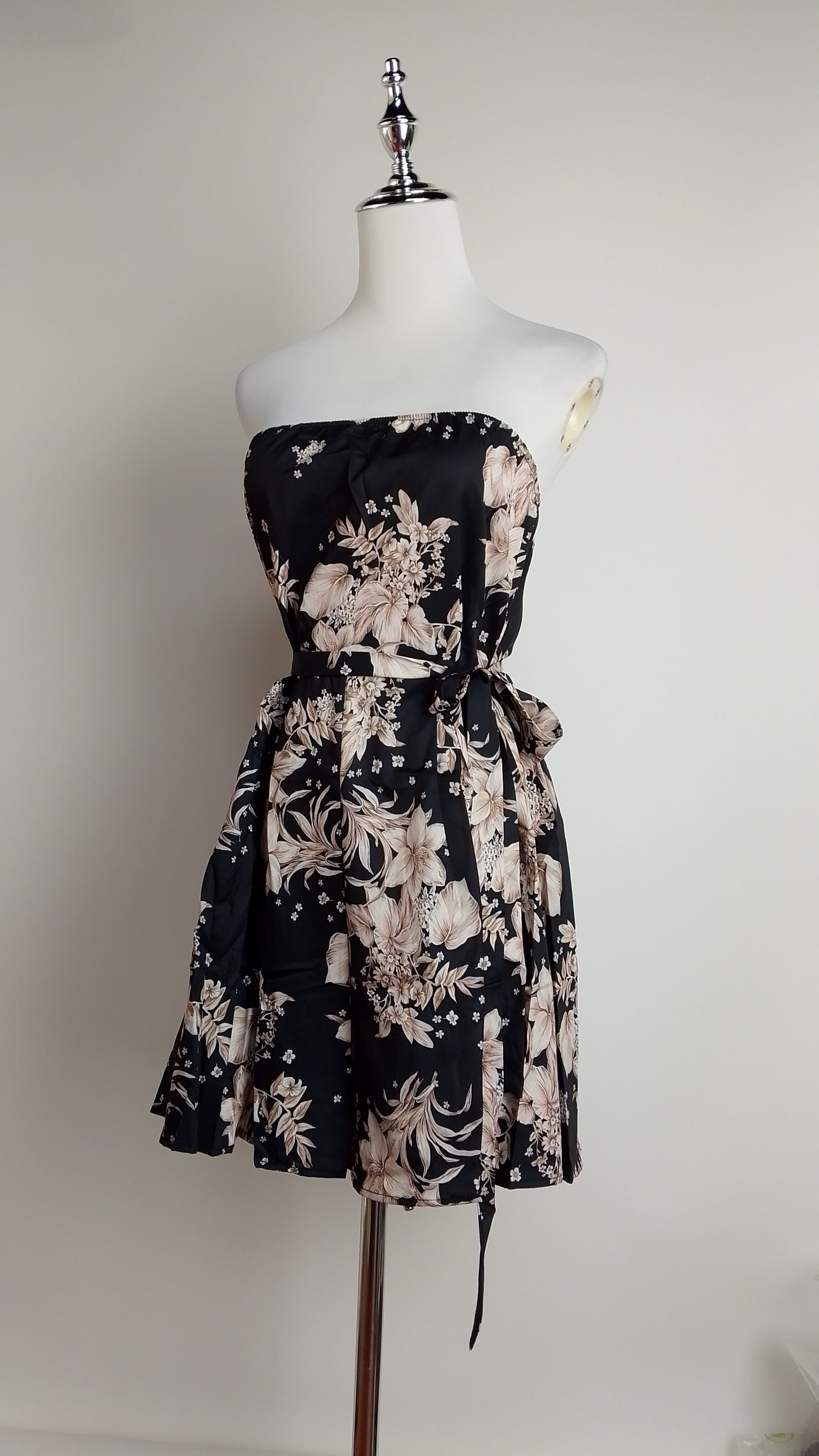 Enterizo negro strapless floral / L2A