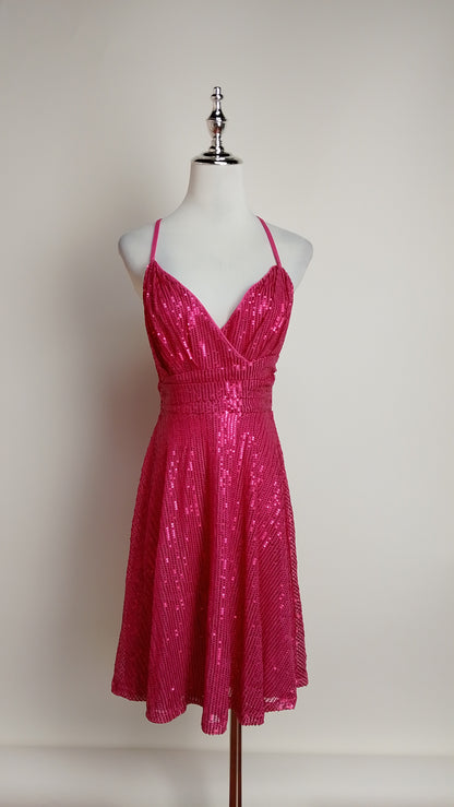 Vestido rosa fucsia con lentejuelas / UV14