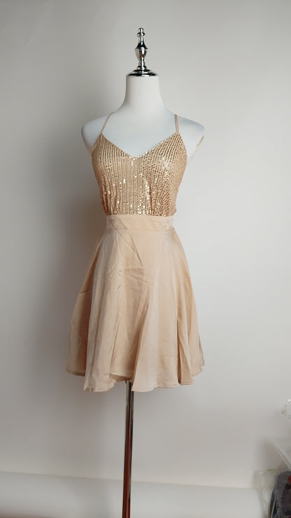 Vestido corto dorado / UV43
