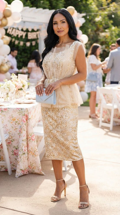 Vestido beige con encaje y tul / AO5
